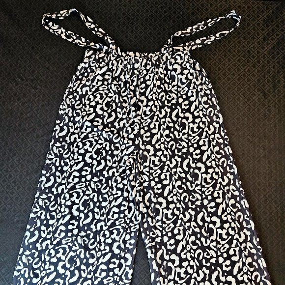 SHEIN Pants - B/W Wide Leg Pants with Suspenders